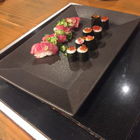 焼肉 にくなべ屋 神戸びいどろ 北野坂店 - 肉寿司