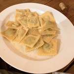 オステリア イマムラ - 空豆のラビオリ