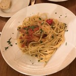 オステリア イマムラ - 足赤海老とフレッシュトマトのリングイネ