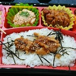 Sapporo dome obento baiten - 「泰示のガツンとパワフル肉弁当」の中はこんな感じ