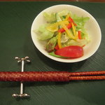 洋食季節料理 ほそ田 - お箸でサラダ