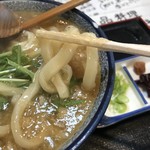 ふじや - とろとろの蕪すりおろしあんかけから引っ張り出した、うどんのアップ