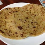 インド バングラデシュ料理 スナリ - パラタ（薄焼きパン）