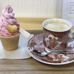 クラフトクラフト - イチゴのジェラート350円とコーヒー200円