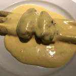 OGINO organic Restaurant - ホワイトアスパラガス 牡蠣のムニエル オランデーズソース