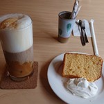 テックコーヒー - シフォンケーキとカフェオレフロート