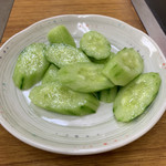 スタミナとん - きゅうりの漬物も美味い