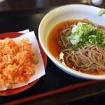 道の駅 富士川楽座 - 冷たい蕎麦に桜えびかき揚げ  ¥820
            