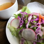 Buru Konzu Dainingu - パスタに付く、サラダとスープ