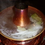 しゃぶ禅 - 　しゃぶしゃぶの鍋の中で調理している野菜です。