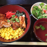 炭火焼とり 二羽 - ランチの焼き鳥丼