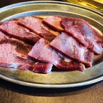 焼肉ダイニング 牛源 - 厚切り牛タン塩