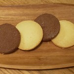 Kanobi Meikeikan - ☆クッキーと桜めぐりイベント参加店☆
                        来店で【クッキー】プレゼント
                        厚みのあるクッキーを頂きました♪
                        ※写真は２人分