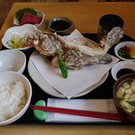 創業二百三十年食堂 - アコウ からあげ定食