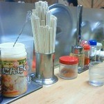 ラーメンショップ さつまっ子 スペシャル21 - 201111 スペシャル２１　カウンター付近.jpg