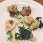 ヴェッキオ コンヴェンティーノ - 前菜盛り合わせ  手前から時計回りに  イタリア風〆鯖、チキンロール、猪のポルケッタ、鶏レバーペースト ライ麦のバゲット添え、ゼッポリーニ