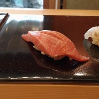鮨 かず矢 - ・トロ　上品な脂、こちらもおいしい。
