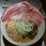 くそオヤジ最後のひとふり - しじみラーメン780円＋煮玉子50円。