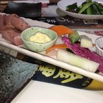 Yoshitsune - 厚切ベーコンと野菜スティック
                      美味しそうで食べてみたいと思える彩り