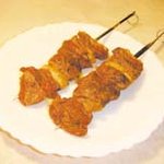 Mongoru Resutoran Shinkiro- - 串焼（羊・豚）　ラム肉のスパイス焼き、辛さ調整できます。豚肉串は塩コショウ味がお勧め。