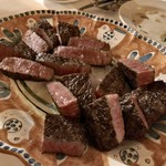トラットリア タンタボッカ - 黒毛和牛の炭火焼き：ヒレ肉と内モモ肉
