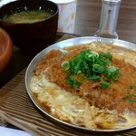 淡路島カレー&琉球卵とじ丼 - ビーフカツ丼