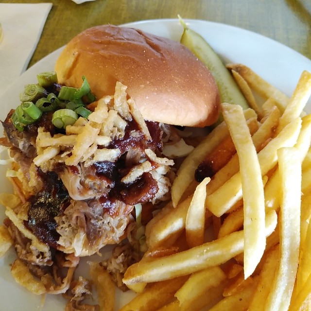 フライドバーガー The Local @ HNL （ザ・ローカル・アット・ホノルル） - ホノルル空港