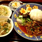 クンメー - ランチ　Ｄ　／タイ風豚足煮込みライス