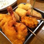 Kushikatsu Dengana - チューリップ、コーン、チーズ、牛串