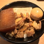 104822849 - 新橋 岡むら屋(東京都港区新橋)デラ肉めし 620円