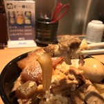 104822852 - 新橋 岡むら屋(東京都港区新橋)デラ肉めし