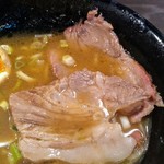 家系ラーメン クックら - 燻製肩ロースとバラ肉脂のうま味を楽しめる