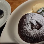 みざん - フォンダンショコラと蜂蜜のアイス。