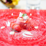 リストランテ イ・ルンガ - 苺のムース　小豆　ヨーグルト