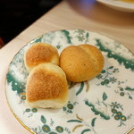 リストランテ ラ・バリック トウキョウ - ランチB 5,500円+サ：米粉のフォカッチャと全粒粉パン