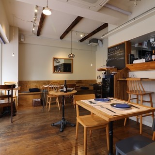 優しい雰囲気の店内