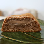 鎌倉ニュージャーマン - かまくらカスター（チョコレート）断面アップ