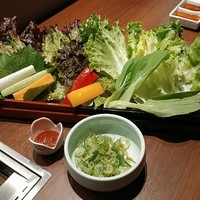 焼肉ぽんが 田町店 - サンチュセット