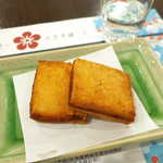 隠れ岩松 - 長崎ハトシ（￥432）。すり身をはさんだ揚げパン、長崎を代表する郷土料理の一つ