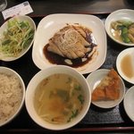 宏亜楼 - 