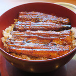 魚栄 - うな重 中串＋きも吸い　ズームアップ