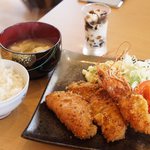 粉物&カフェ Coo～ - 今日の日替わりランチ。フライ盛り合わせ。ドリンク、コーヒーゼリー付き。