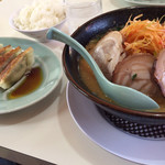 くるまやラーメン - ねぎ味噌チャーシューと餃子