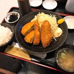 からすやま食堂 - ミックスフライ定食(880円)