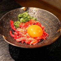 焼肉 にくなべ屋 神戸びいどろ 北野坂店 - ☆牛タンのユッケ 980円