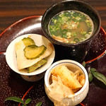 Gion Kawamichi - 突き出し　　筍と蕗の旨煮、白貝と胡瓜、ホタテ貝とお揚げと茸のスープ