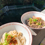 池内うどん店 - 仲良く「うどん」と「そば」を並べて・・・
