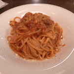 PASTAVOLA - フラトリチャーナ　ベーコンチリトマト