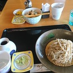 蕎麦 花はな - もりそば680円と、究極の卵かけ300円(税込)
