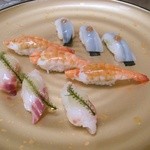 たつみ寿司 - 海ぶどうのトッピングも食感が良く美味しいです